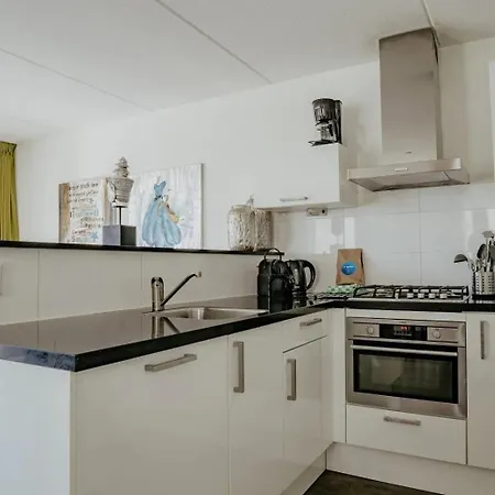 Luxe Waterappartement Met Privé Terras | 6 Personen